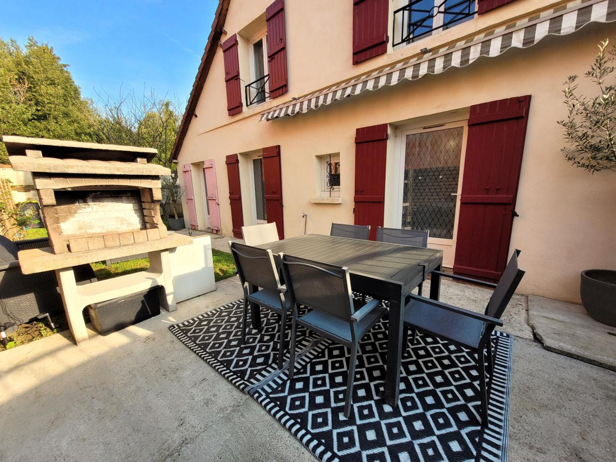 La Demeure Des Maraudeurs -10Min Disney-Jardin & Bbq Villiers-sur-Morin Exterior photo